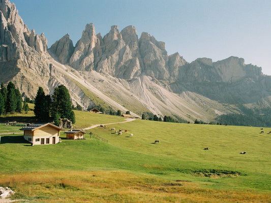 Views of the pasture and mountain peaks at the Cinema delle Odle, in the Adolf Munkel trail, in the Dolomites