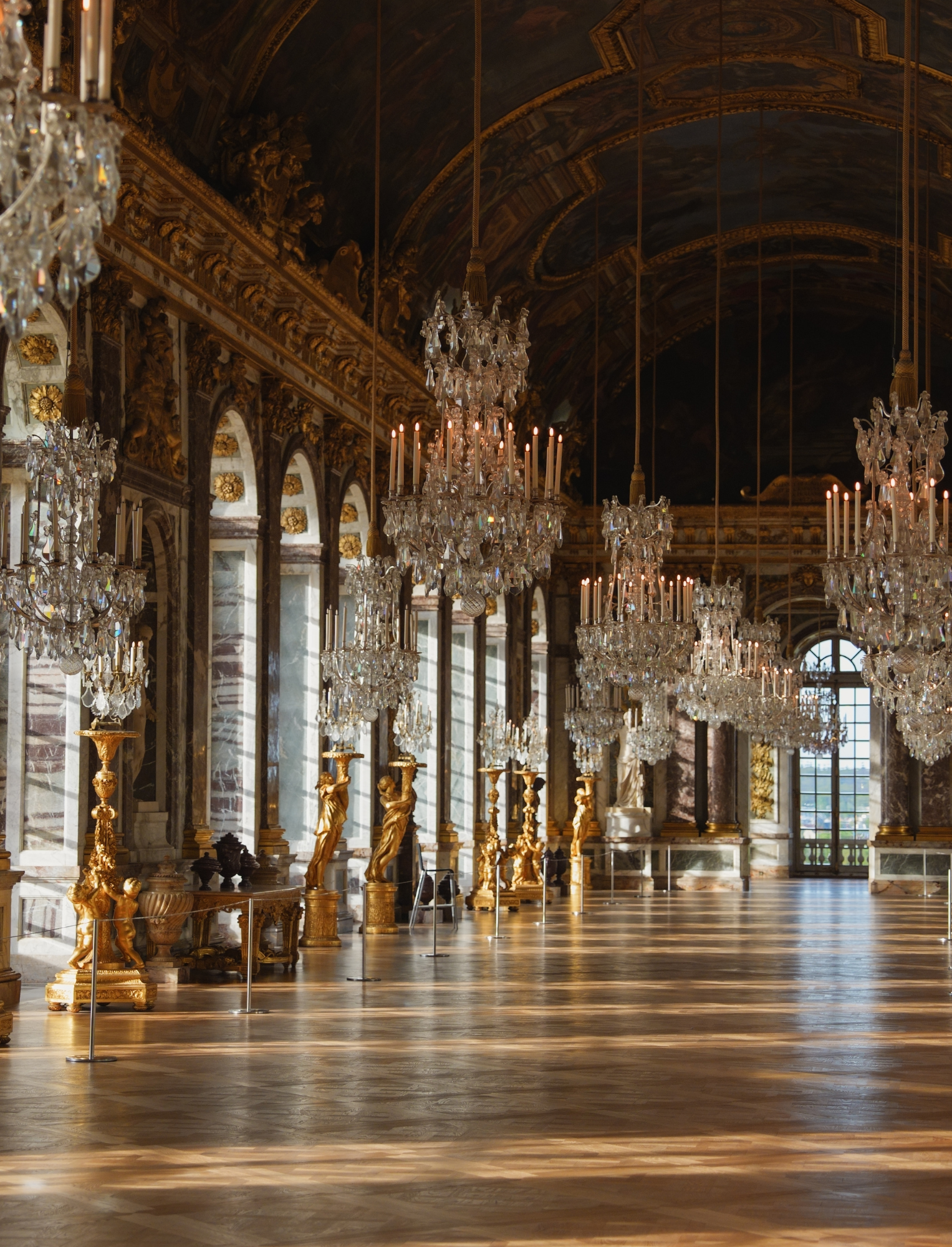 A Guide to Paris - Page with photo of the Hall of Mirrors in Versailles, by Simply Slow Traveler